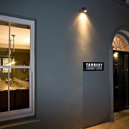 Tannery Townhouse Hotel ดันการ์วัน ภายนอก รูปภาพ